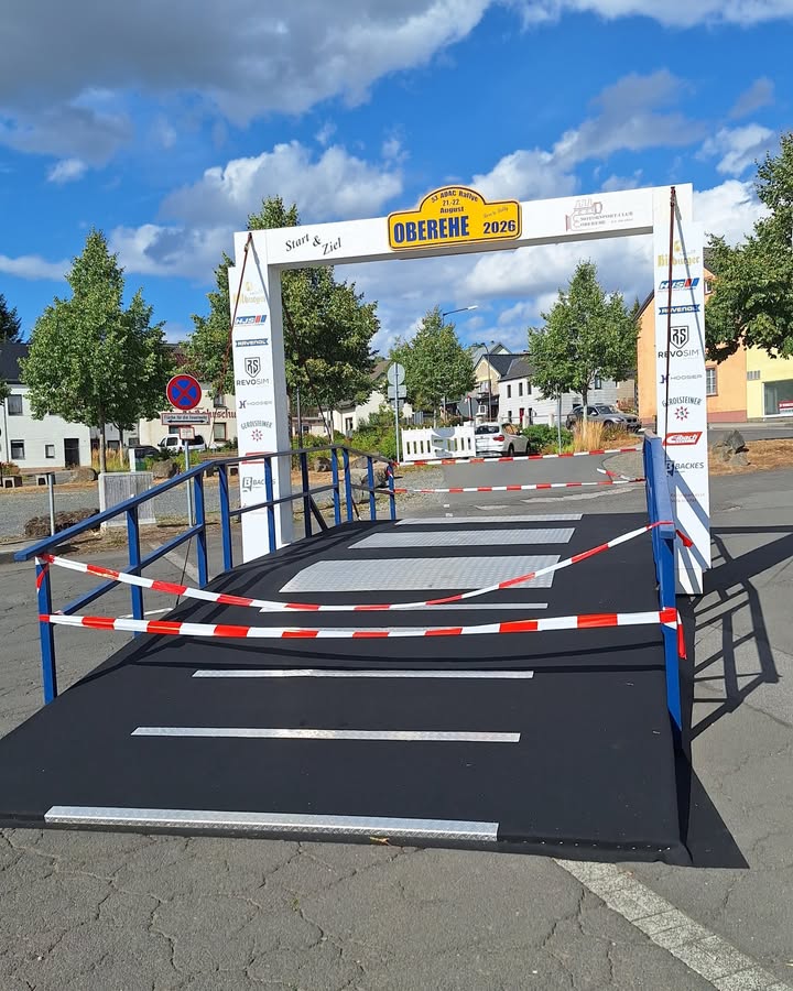 So langsam entwickelt sich der Marktplatz zur Rallyemetropol...